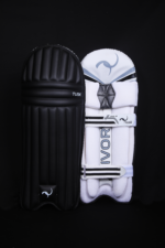 Tusk moulded batting Leg guard
