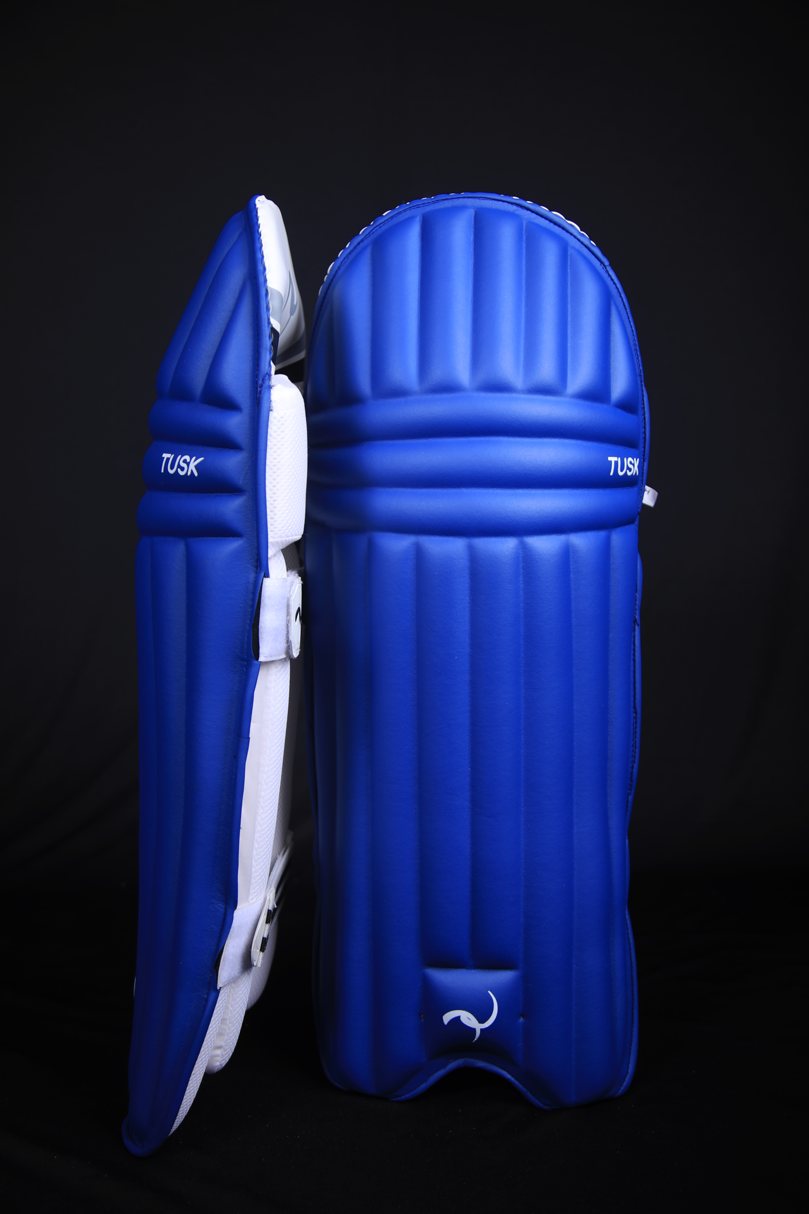Tusk moulded batting Leg guard Tusk moulded batting Leg guard